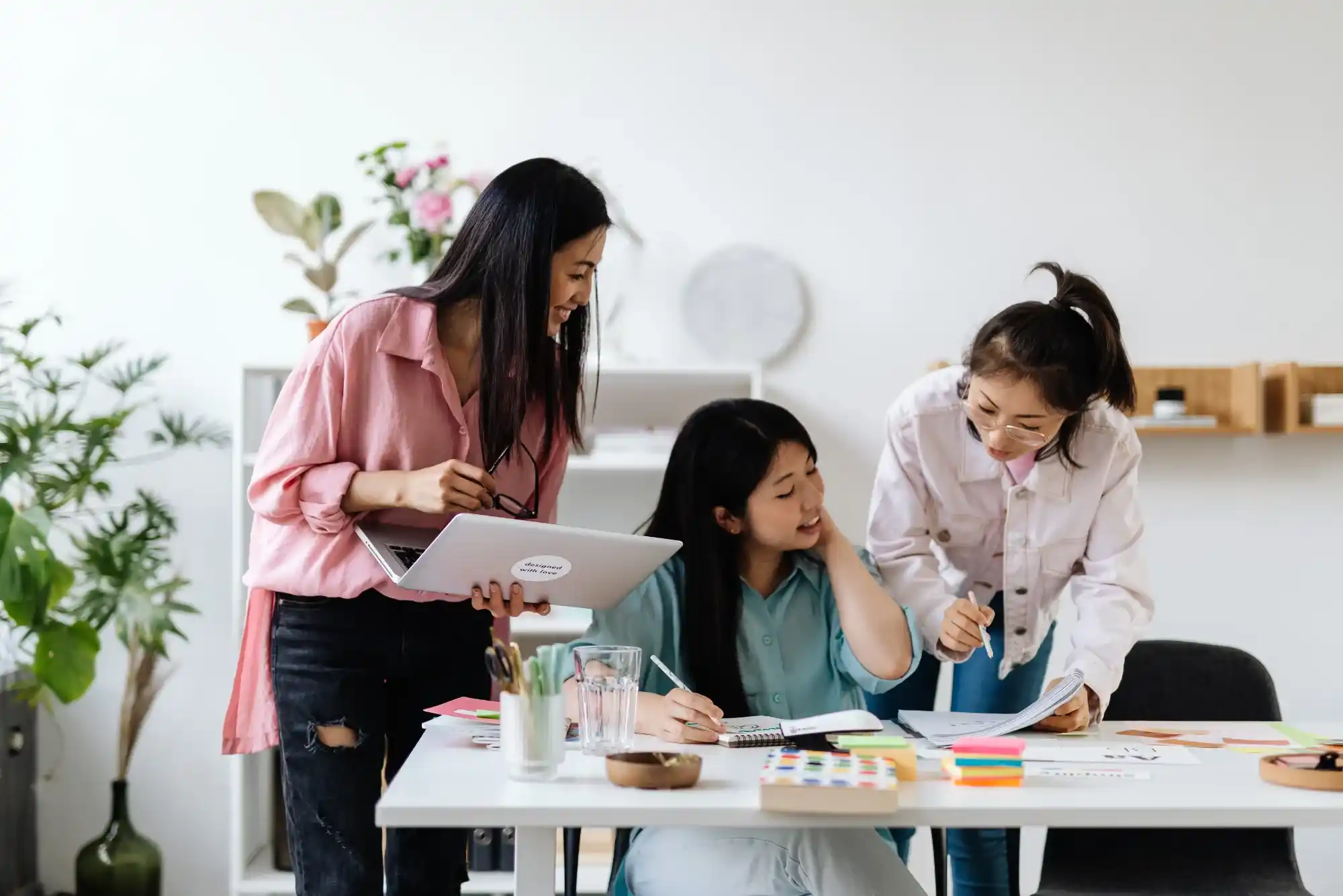 Women in Business Why Free Zone Setup is a Smart Choice in UAE