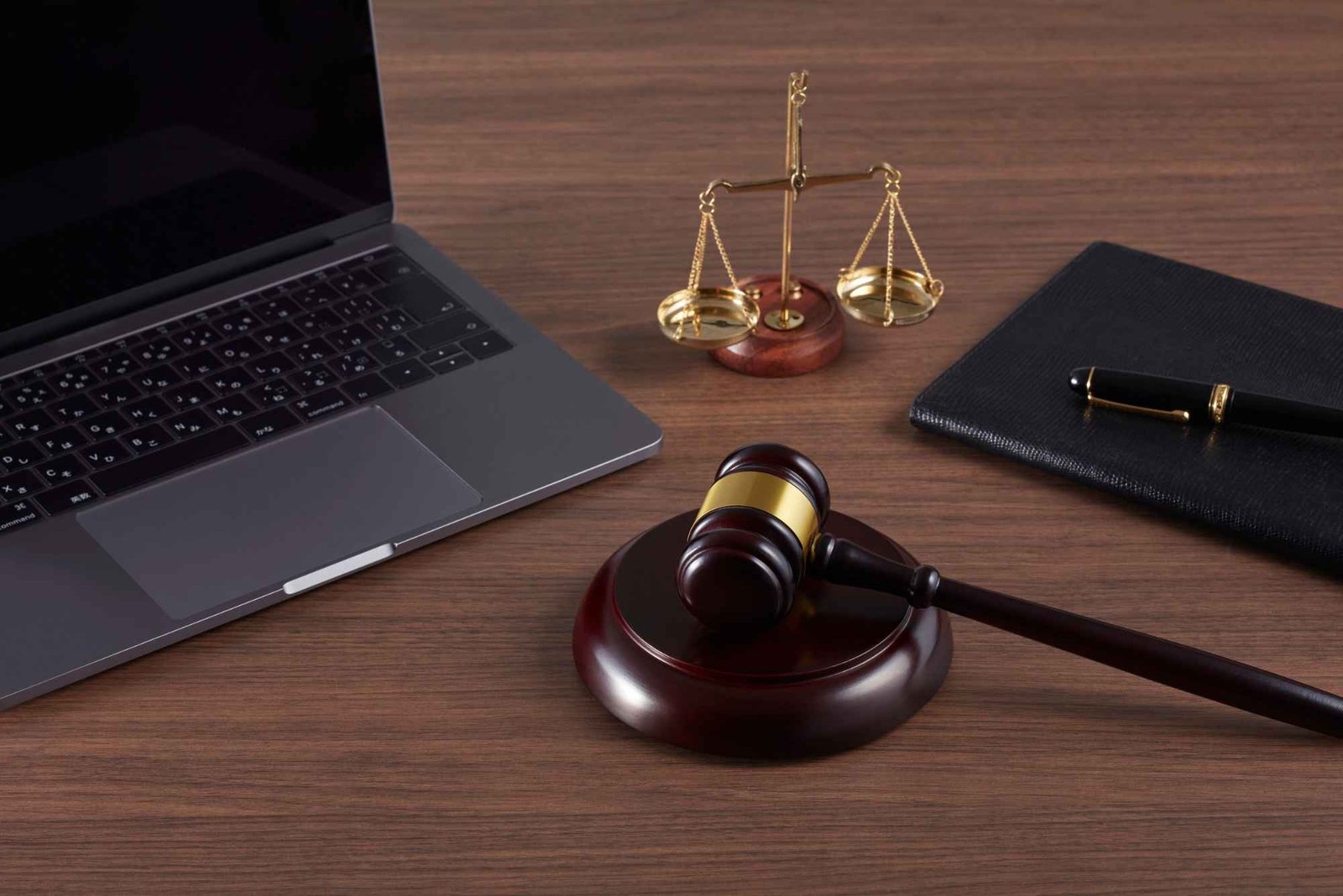Choose the Best Criminal Lawyer in Dubai for Your Case 2025