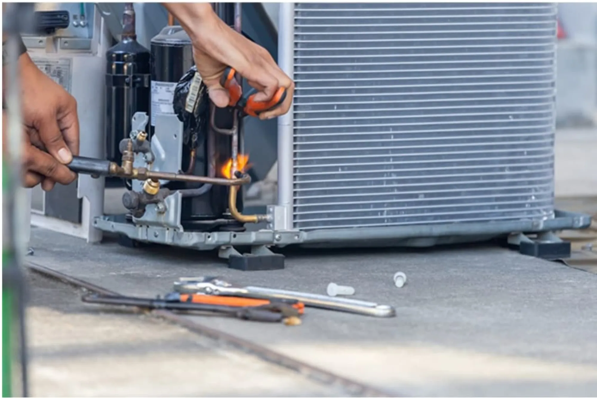 AC Leakage Repair and Servicing Dubai